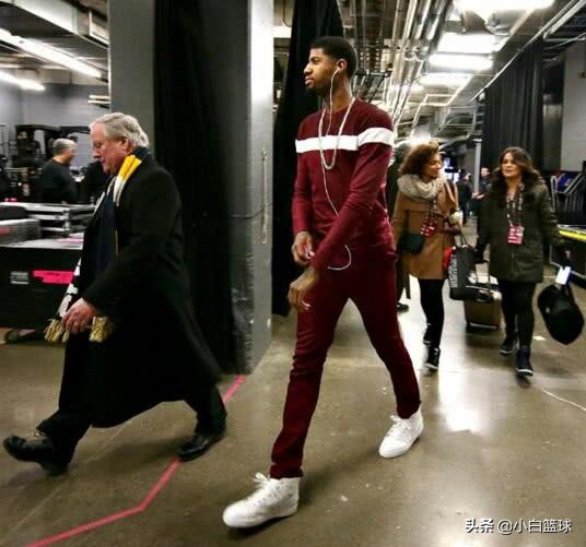 nba球员为什么带项链(全明星正赛艾弗森大金链子抢戏！NBA球星为何对金项链如此热衷？)