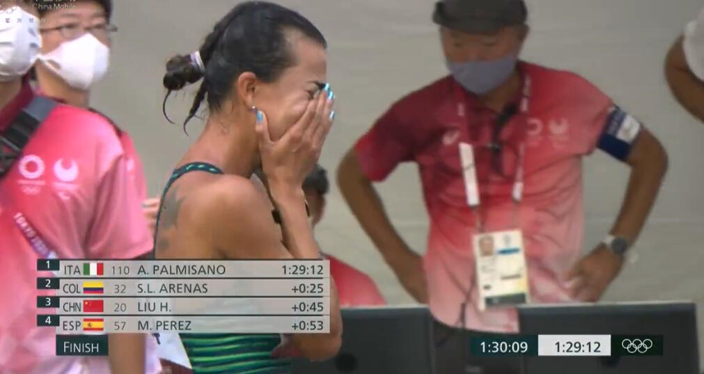 20公里竞走为什么举黄牌（双标！奥运竞走裁判成决定者，中国被罚无缘金牌，日本小跑却无视）