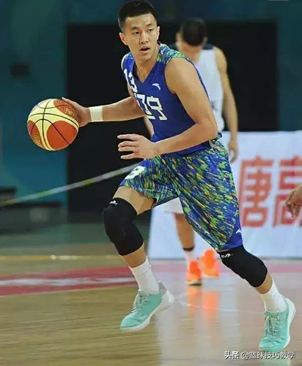 nba后衛鞋為什么都是高幫（后衛穿什么籃球鞋合適？四款后衛球鞋推薦給你）