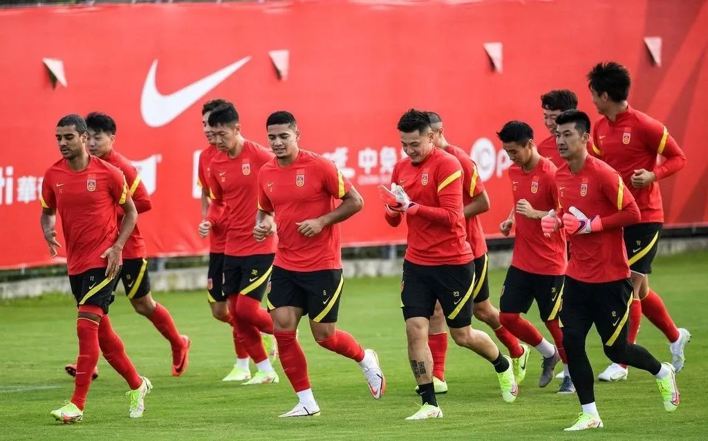 苏州赛区国脚明天报到（安全回归 全力抢分-国足开练冲刺12强赛）-趣拿体育