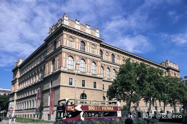 纳粹德国军服的设计是否过誉，有哪些设计闪光点至今仍被采用？