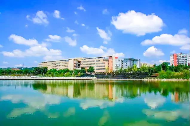 从1950到2020，这所由刘伯承元帅亲任校长的高等政法学府，如今70岁了！