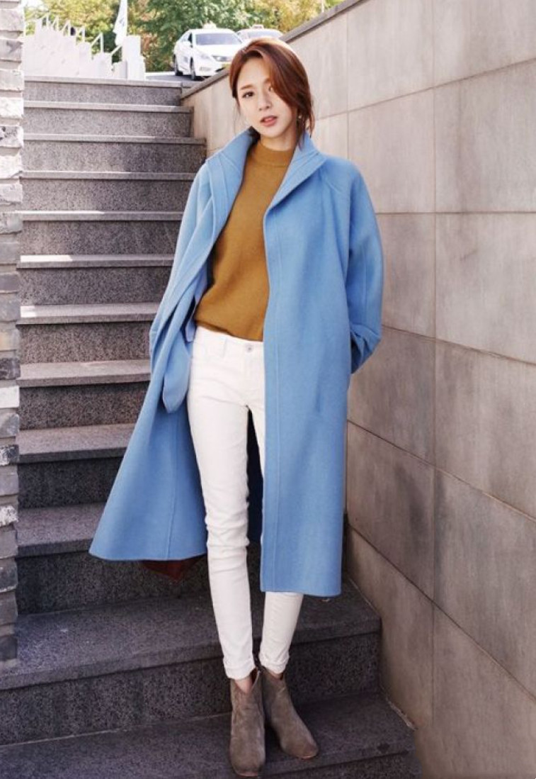 特别蓝色衣服搭配裤子,选择哪种颜色是整套搭配成败的关键,今天我们就