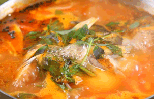 带你品味地道昆明老滋味~79元抢昆明老孔雀傣味酸汤火锅套餐！