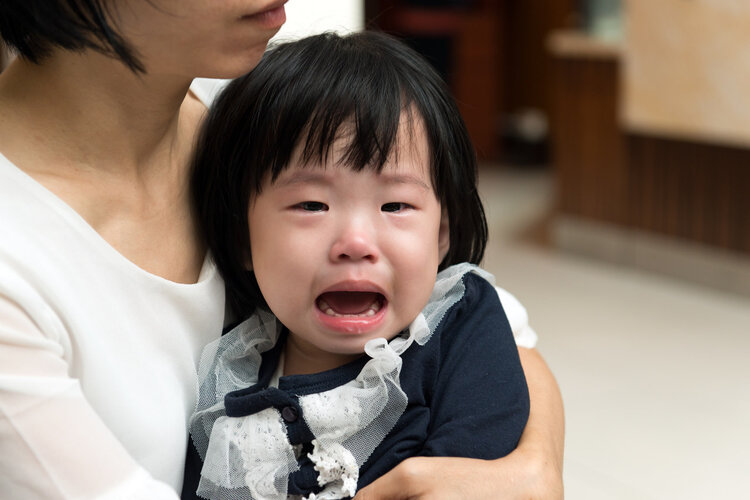 婴儿爱吐口水泡泡（提醒爸妈）