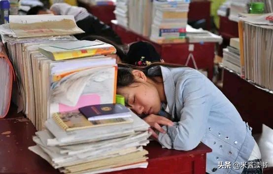 广西女孩林丽渊，高考语文忘写名字，考英语睡觉，最后考了多少分