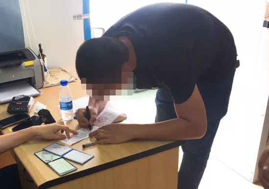 山东面包车珠海大道逼停奥迪,下车后猛拍车窗挑衅!交警调查结果有反转!