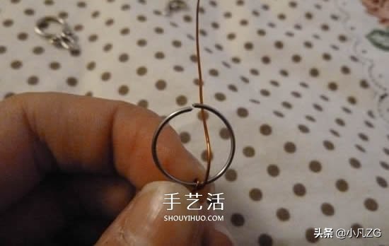 DIY铜线手链的步骤图 铜线手工制作手饰教程