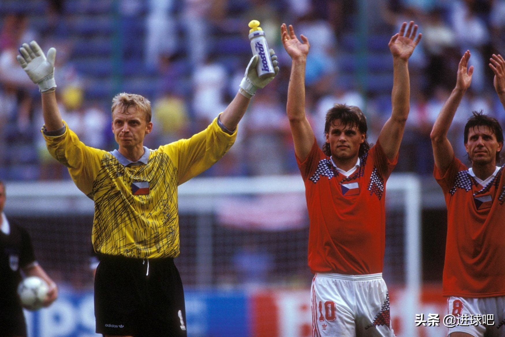 左边前卫,90世界杯出场5次,打进2球,小组赛对阵美国和奥地利的比赛中