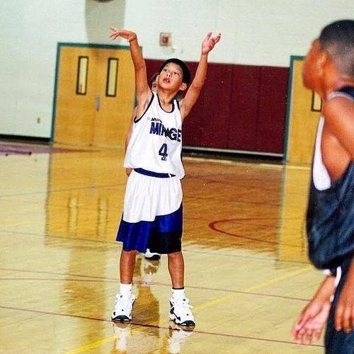 林书豪在nba的成就（从被歧视的落选秀，到科比头上砍38分，这是林书豪的逐梦之路）-趣拿体育