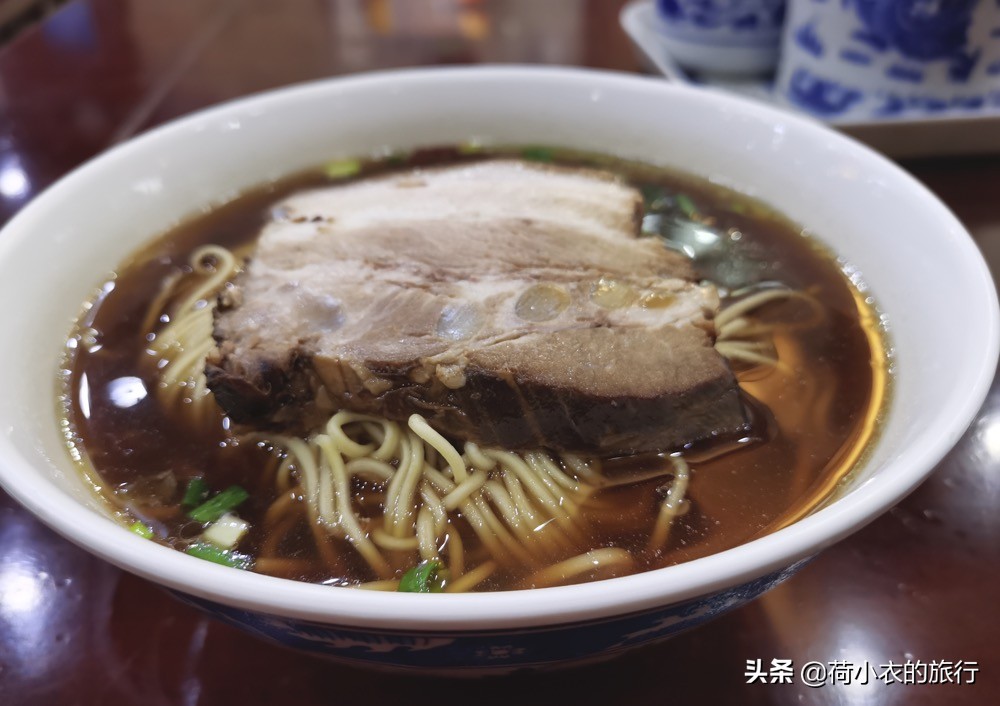 来苏州旅游，必吃的6份特色美食，有贵有便宜，你都吃过了吗？