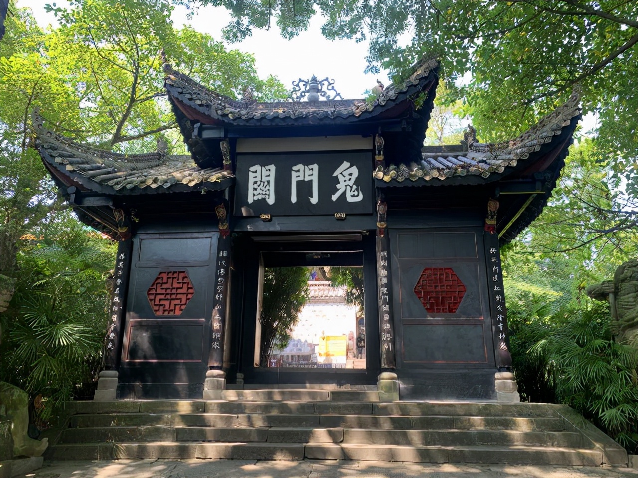从武汉到重庆穿越两坝七城十大风景名胜，美维凯珍号游轮8日游