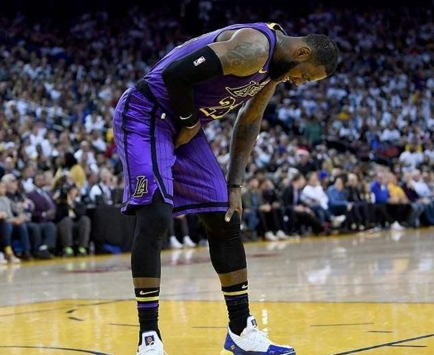 為什么nba球員受傷不能扶（NBA球員受傷最嚴重的一次，有的因傷病提前退役，無法回到球場）