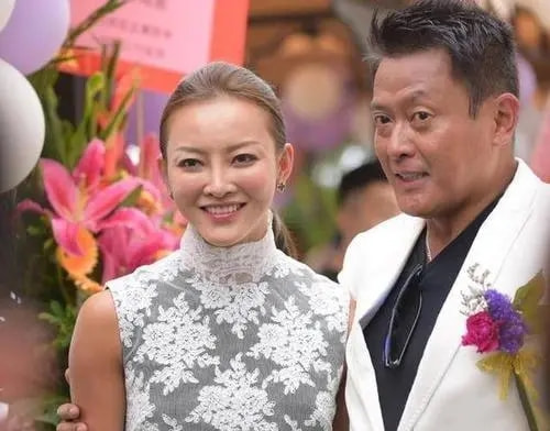 5位港圈中的“渣男”，陈浩民借醉狼吻女模特，罗嘉良被指弃糟糠