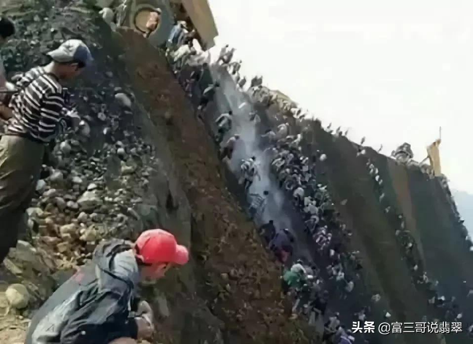 俄罗斯翡翠矿场对外免费开放！玻璃种、帝王绿随便拿？