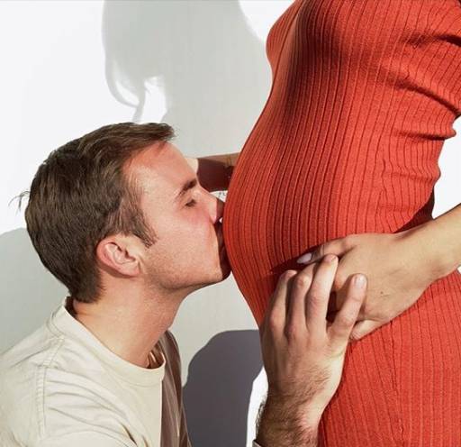 格策女友安娜凯瑟琳(幸福！格策宣布模特妻子怀孕7个月，球迷：一球花光了所有运气)