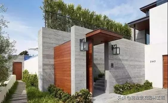 清灰色调的简奢别墅庭院设计，一面素实水泥墙，美了一个院子