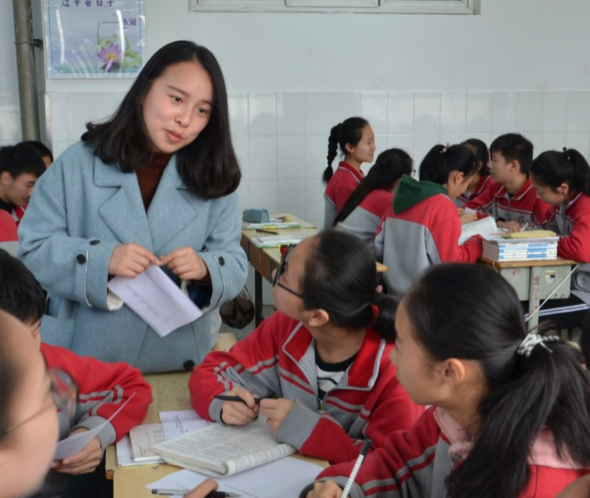 巾帼不让须眉，苗家女714分勇夺文科状元，说：要听自己的声音