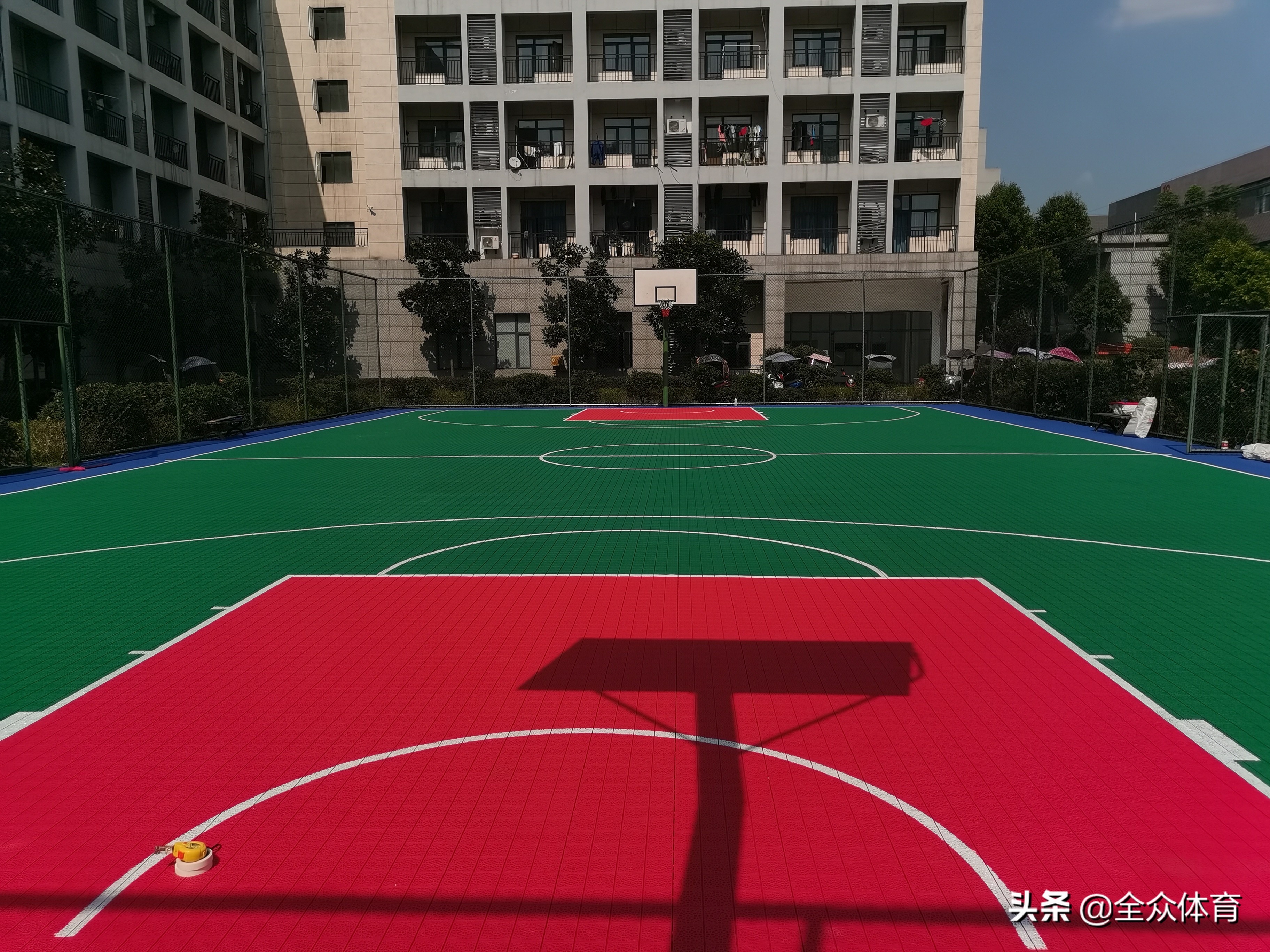 悬浮地板篮球场使用感受(篮球场如何选择悬浮地板)