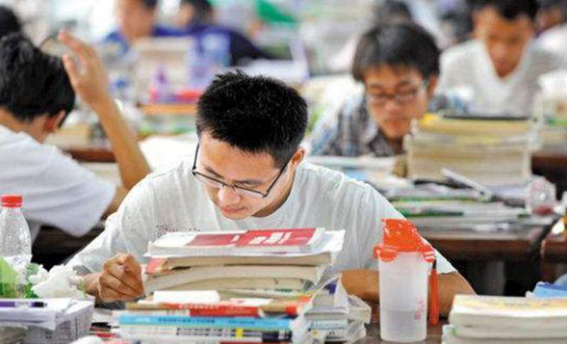 大学生保研容易入的“坑”，推免生要注意，避免踩雷错失机会