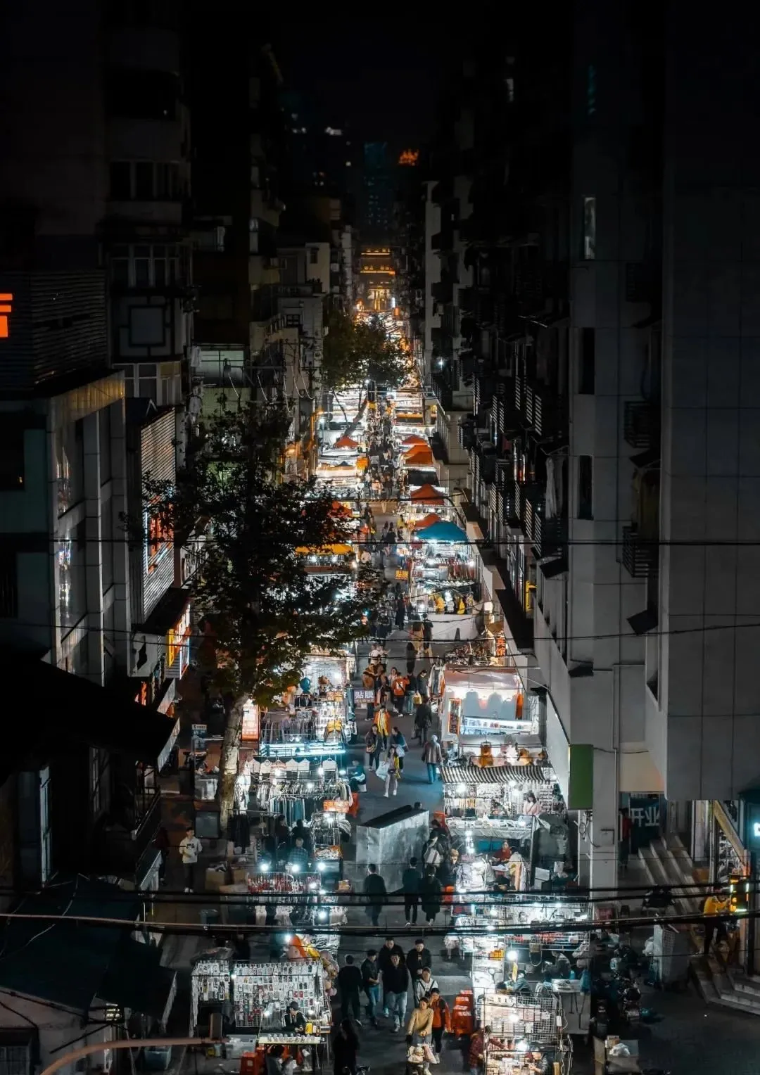 从马云到刘强东，地摊经济的烟火和机遇