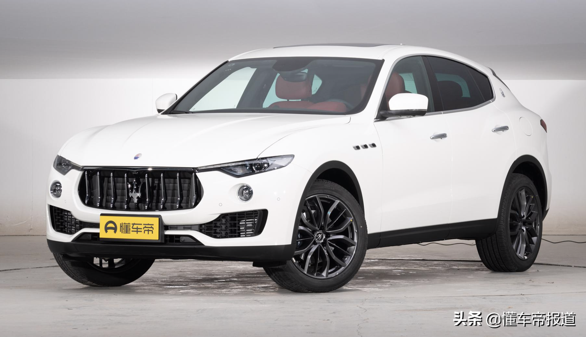 新车 | 瞄准保时捷Cayenne，路虎一代揽胜运动版曝光，造型更凶