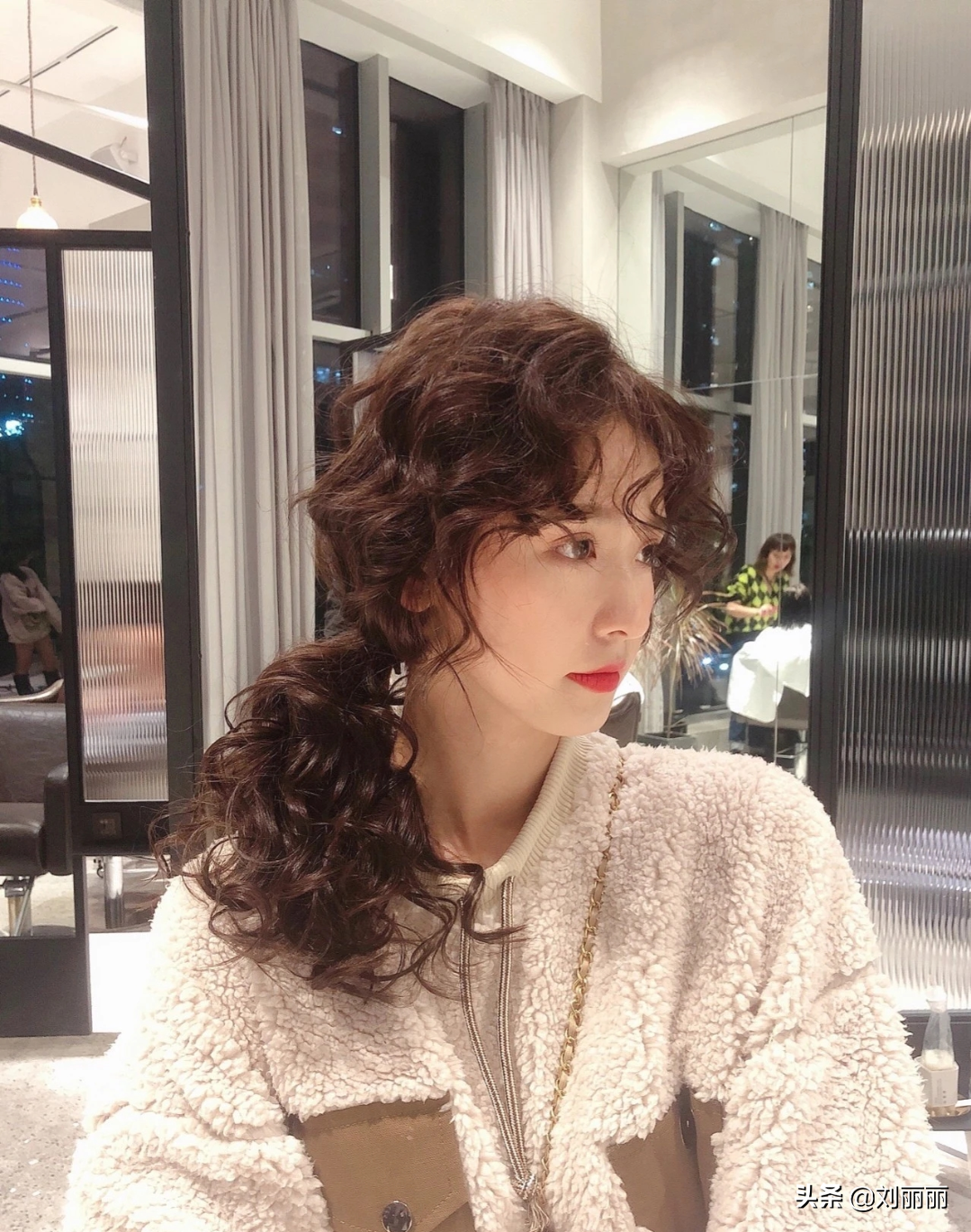 最洋气烫发20款，蓬松时尚显发量，适合头发细软少的女性