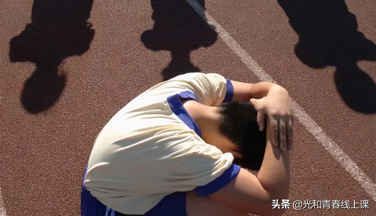 体罚女生羞辱刑的故事图片 _飞翔号