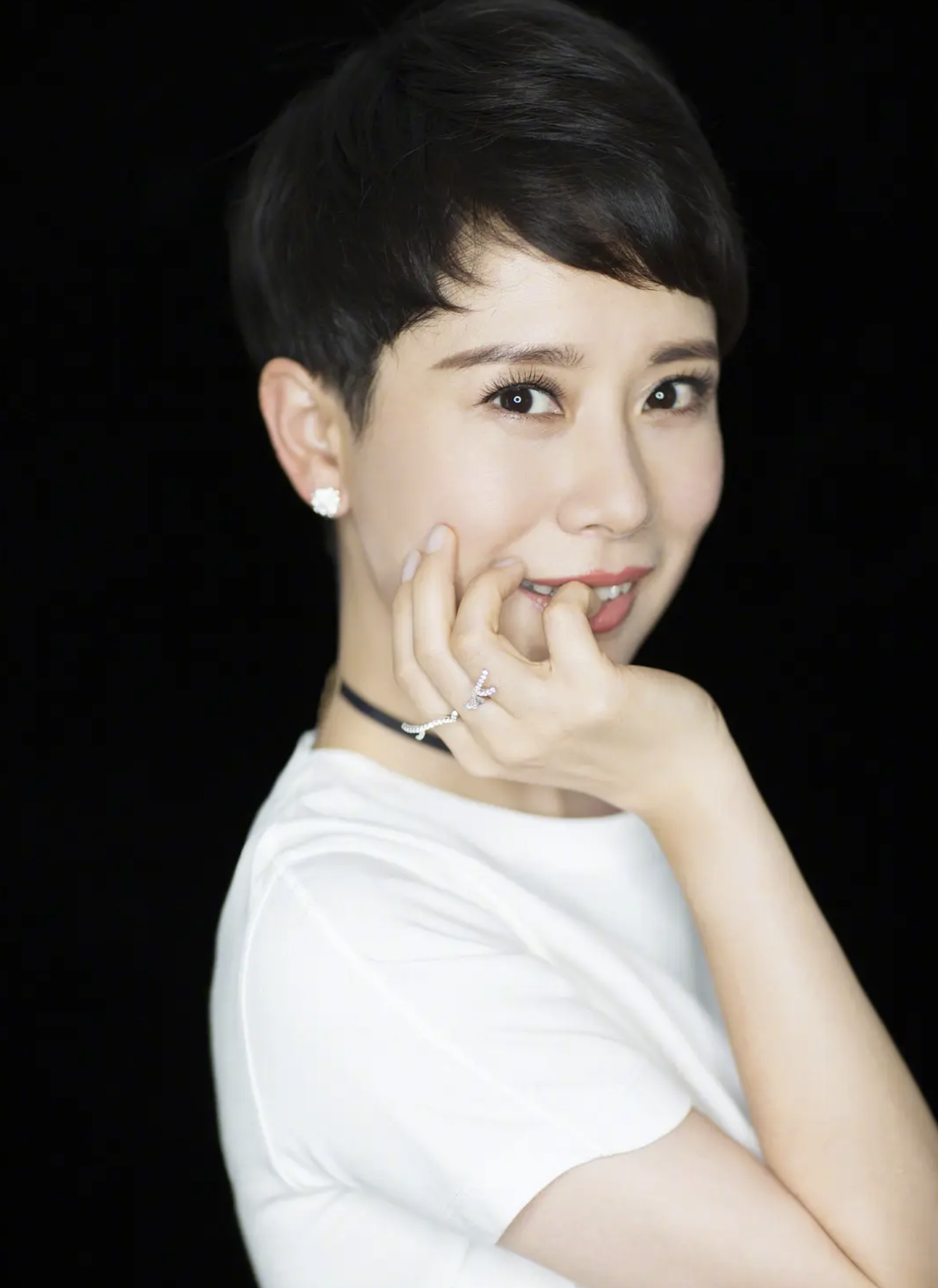 海清演员简介("国民媳妇"海清的清醒人生,和她那段隐秘的婚姻)