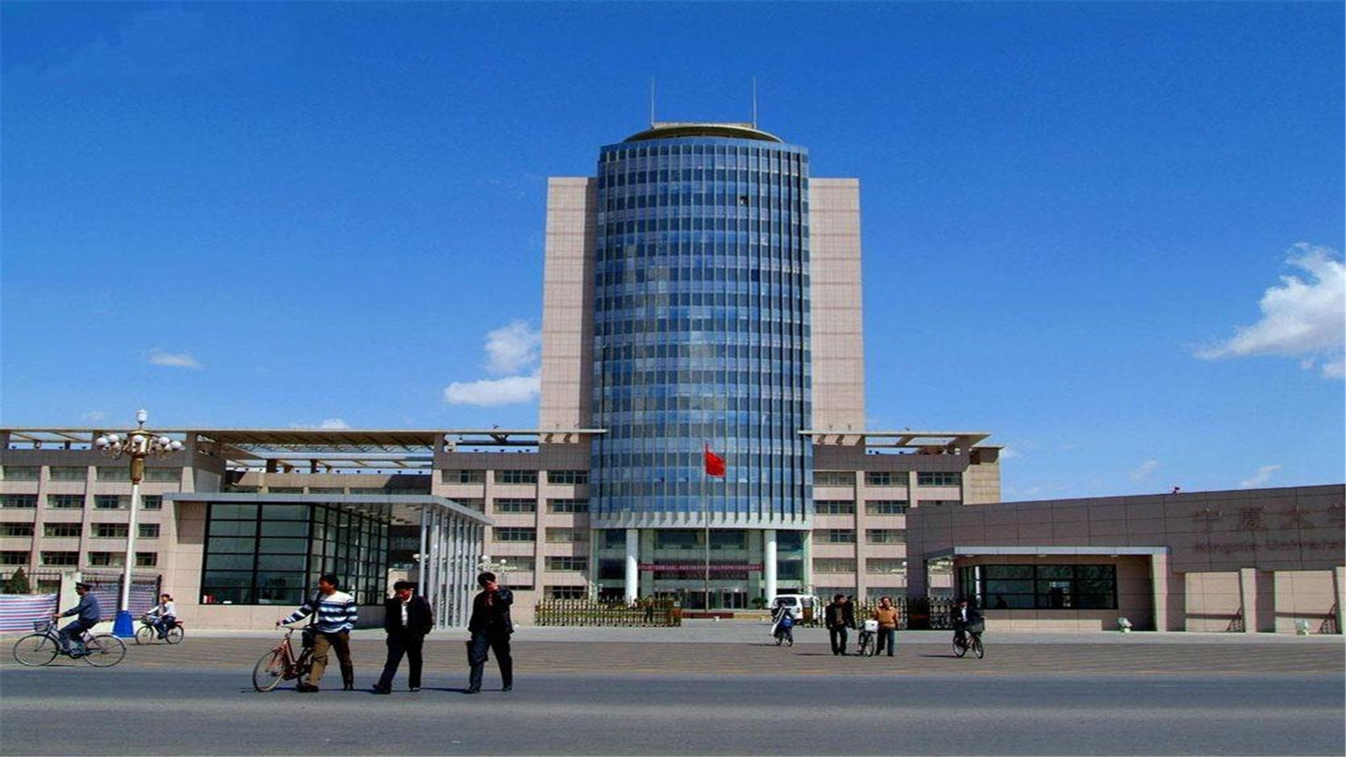 这2所“心酸”的211大学，评估表现不佳，还不如二本院校