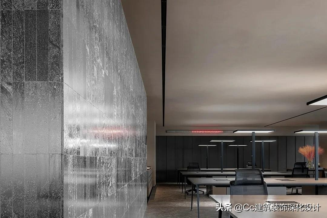 「材料」明明是块瓷砖却有着金属的光泽和质感!太飒了
