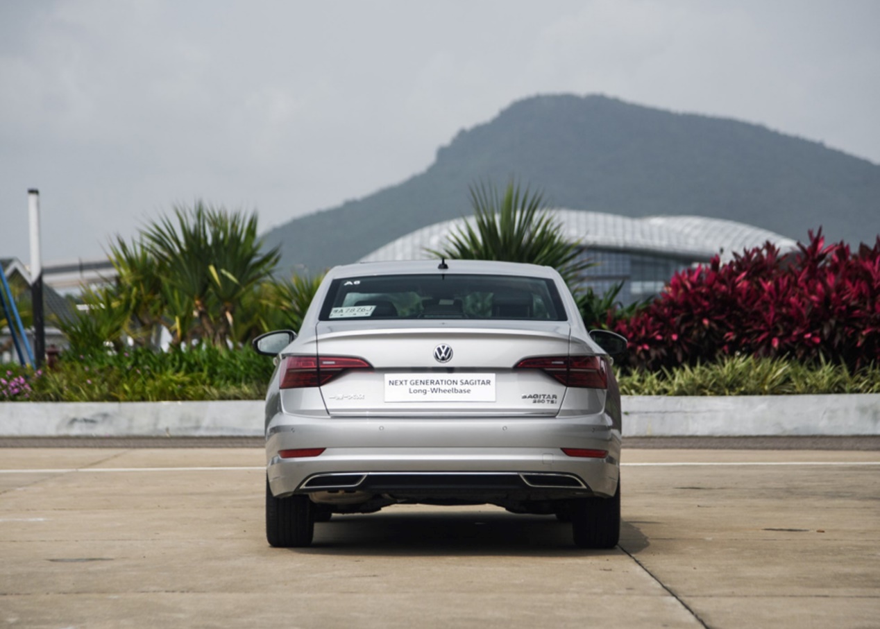 油耗更低,加速更快,车速更高,全新一代速腾1.2t力压同级