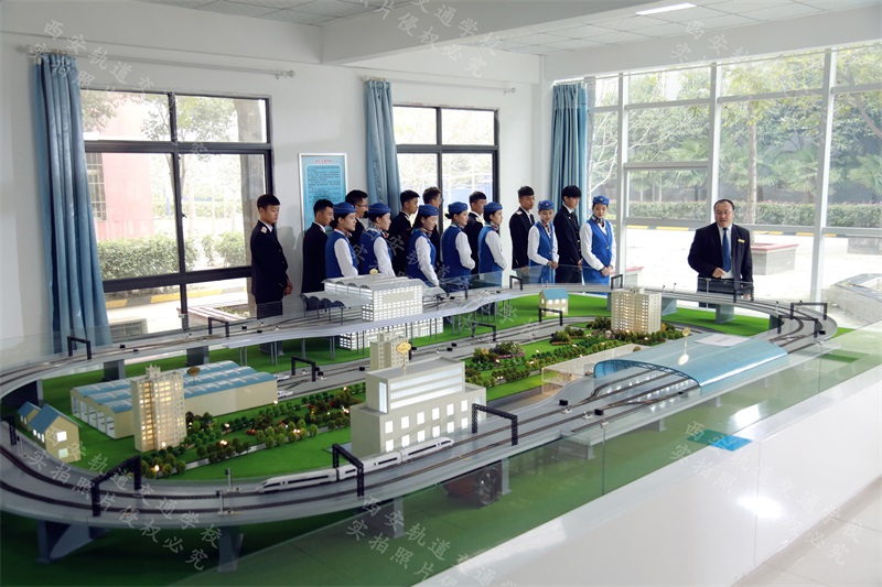 西安轨道交通学校（如何在西安轨道交通技师学院不断的成长）