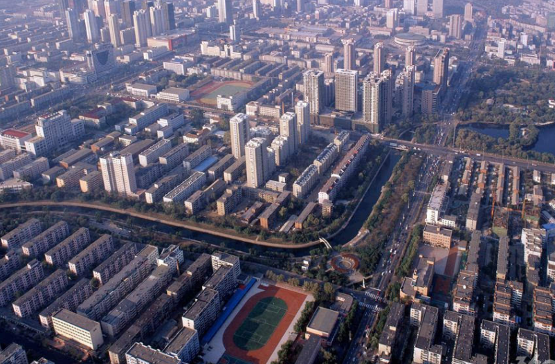 辽宁有座“不起眼”的养老小城，环境优美物价低，四季分明空气好