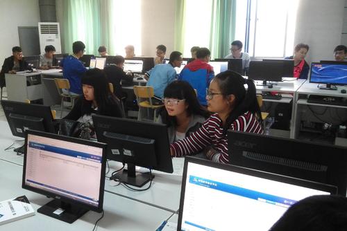 大学“选修课”还在混学分？4种选修课认真听，不比专业课差