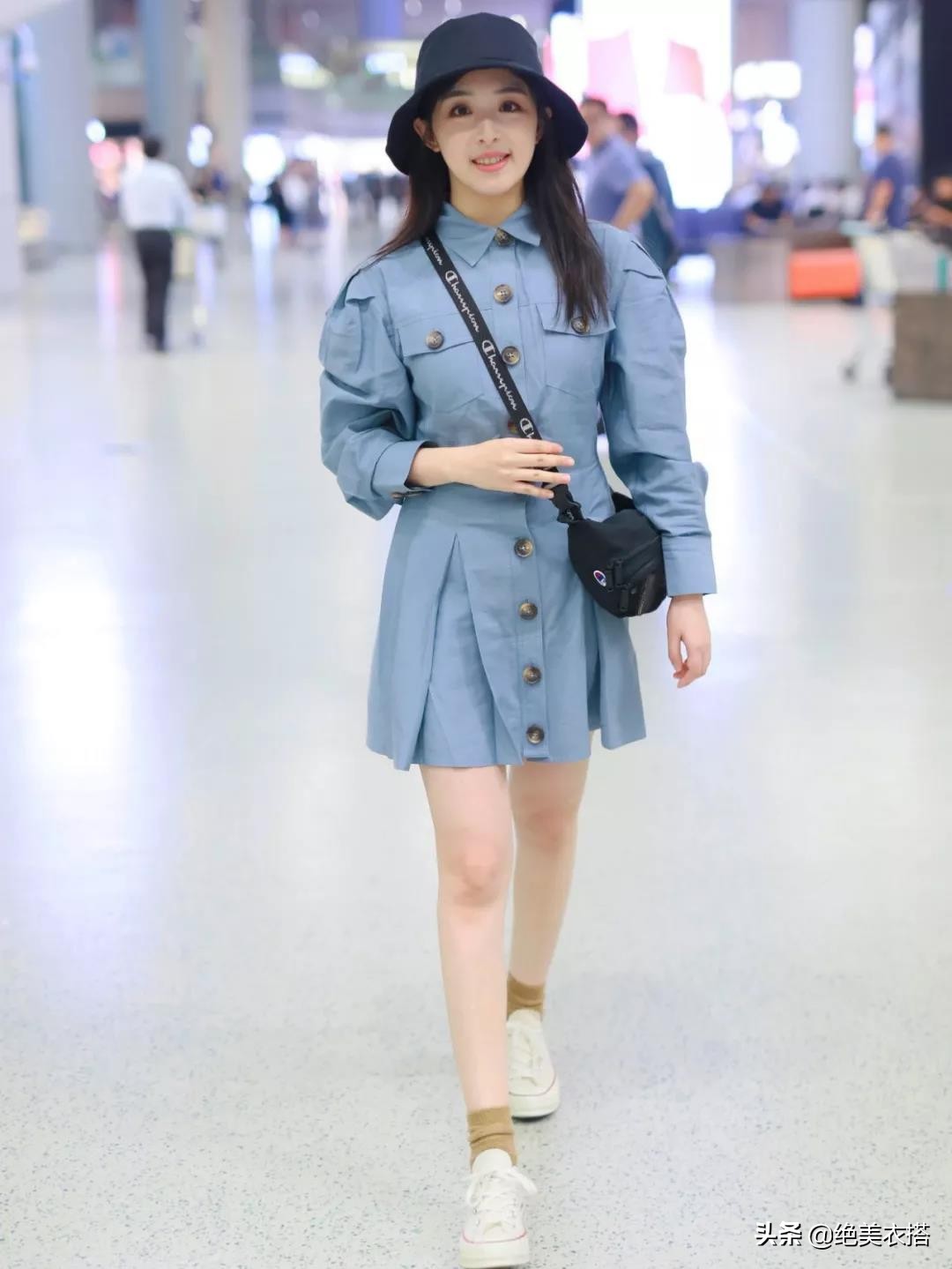 露脚踝不如露袜子？玩转袜子穿搭不用愁，这个秋冬秒变时髦精