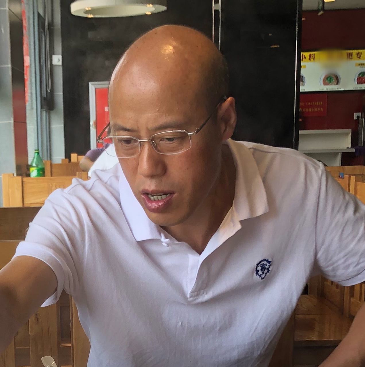 5次判死无罪获释42天又被捕，被指粪坑杀害16岁少年，当事男子自称不知发现尸体的公厕在哪