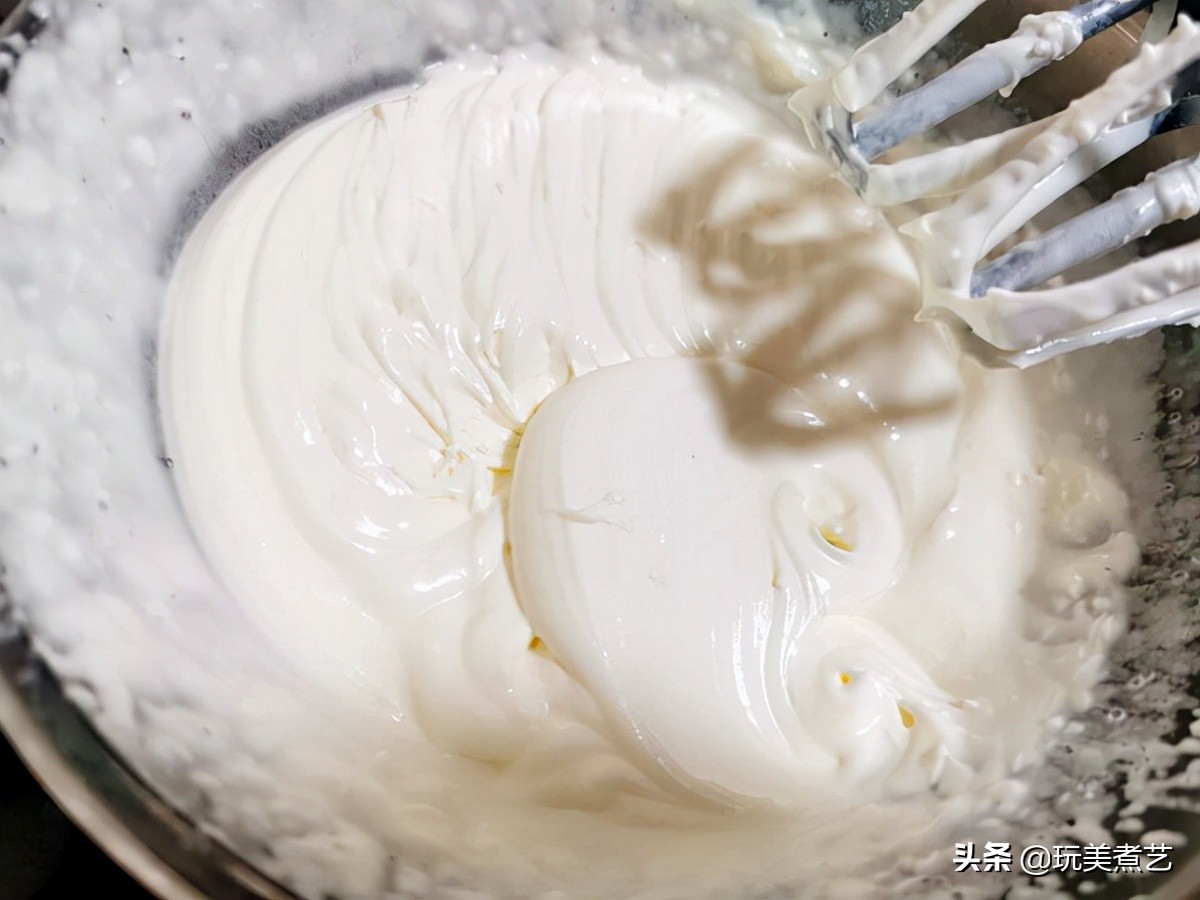用红曲做出红丝绒般的蛋糕卷，重点就藏在细节里