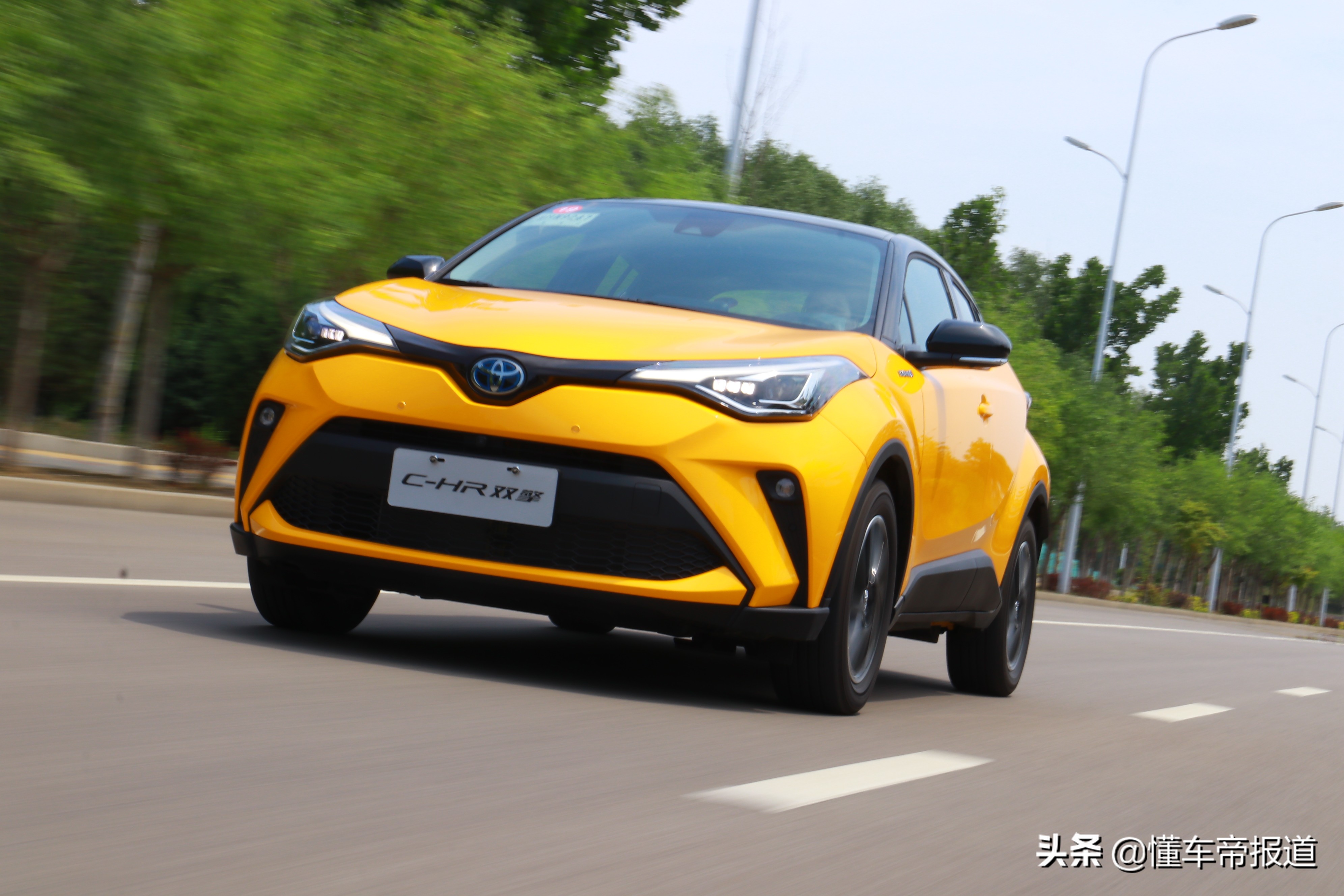 试驾广汽丰田新款c-hr双擎