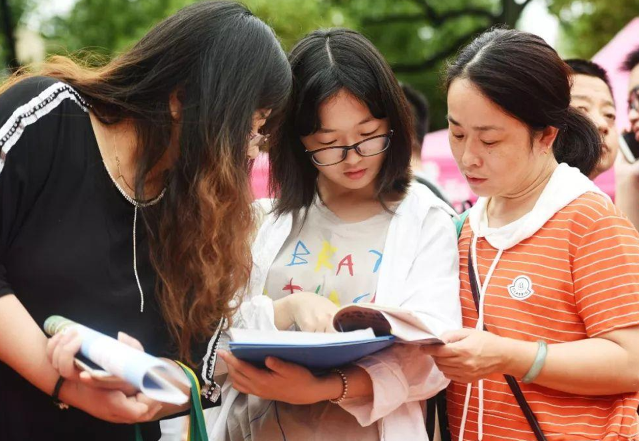 适合文科生的三大专业，热门度高，好就业，毕业发展前景也不错