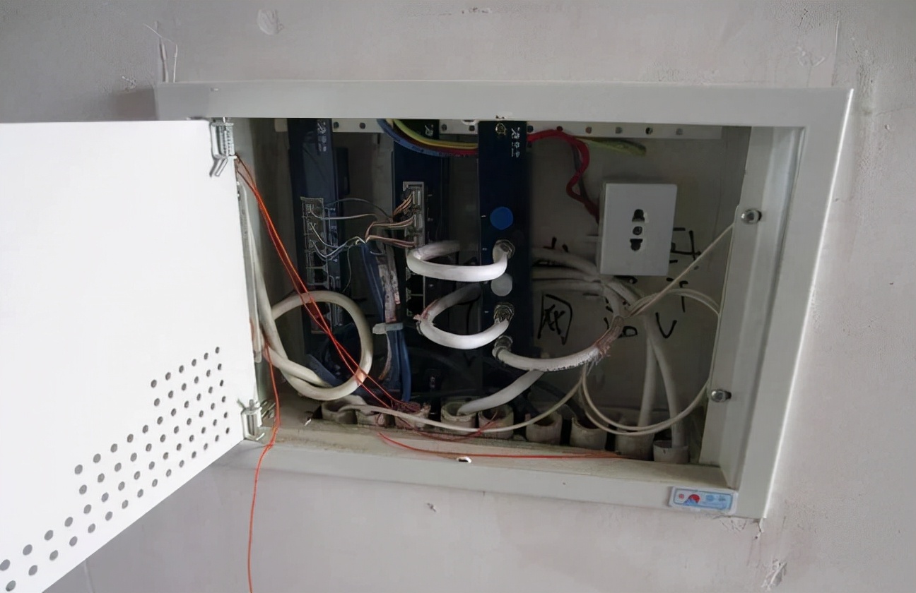 新家装修时，如何进行网络布线？才能既美观又实用