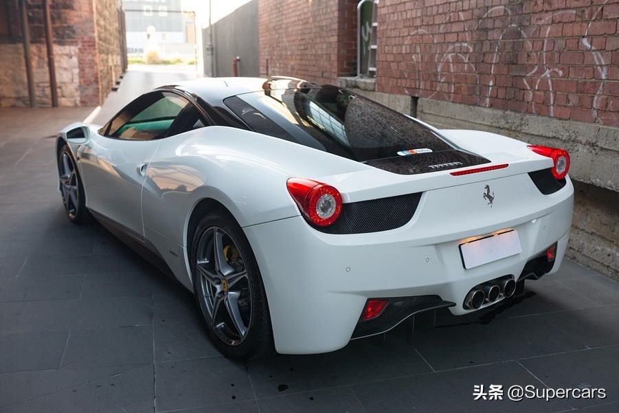 设计充满未来感，法拉利458 Italia，所有男人的梦想