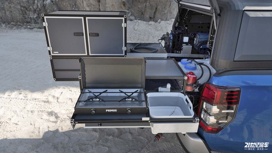 货厢加装户外生活装备及充气帐篷 三菱推出L-200皮卡露营车
