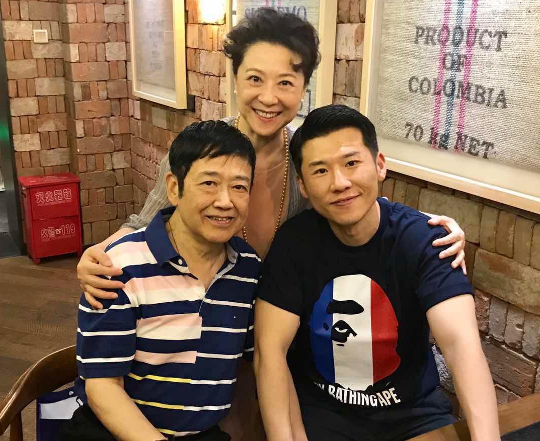 不愿沾染父母的名气,王骁27岁转行当演员,今事业有成家庭幸福