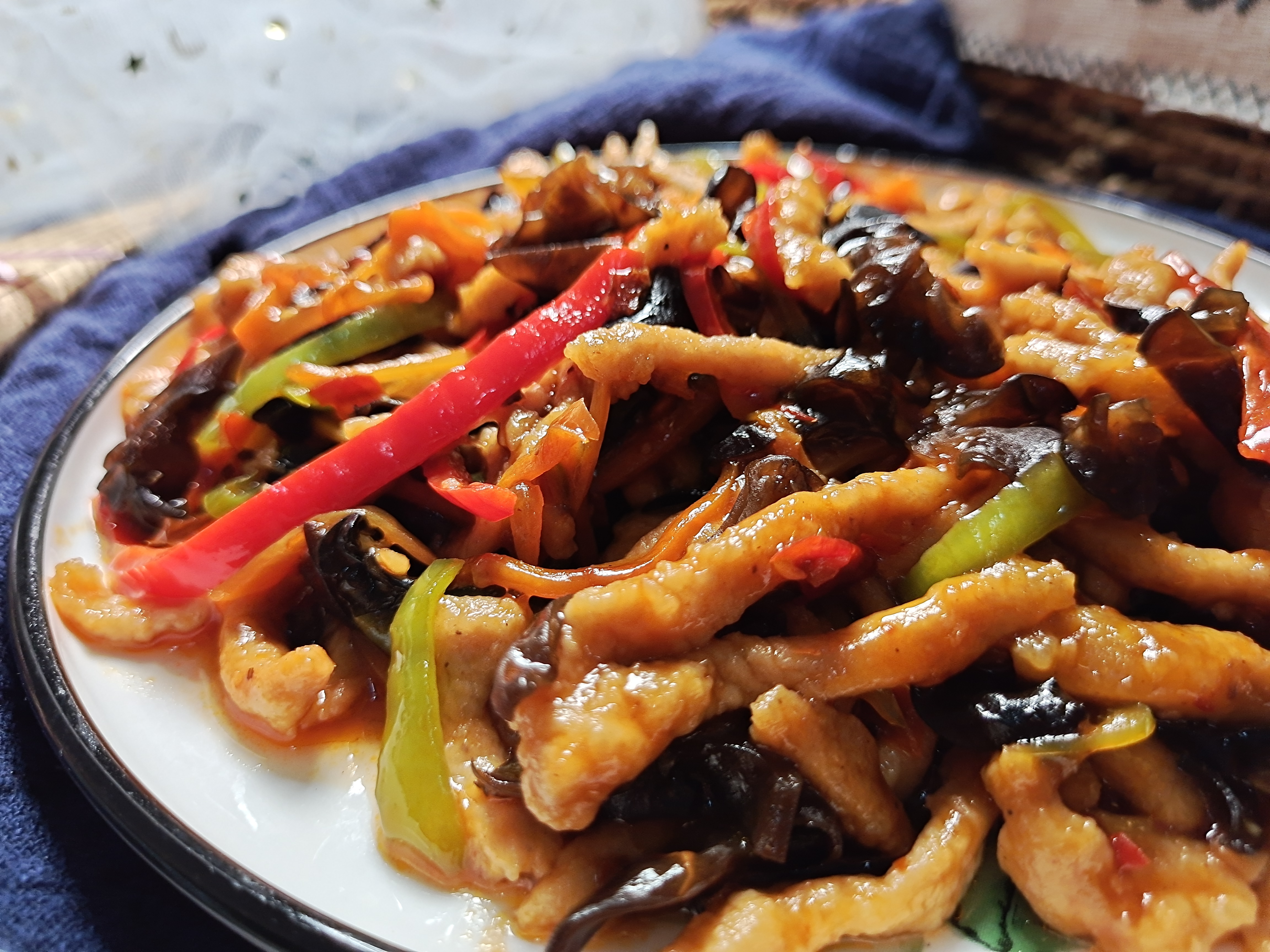灯影牛肉丝好吃吗(四川最出名的16道菜)