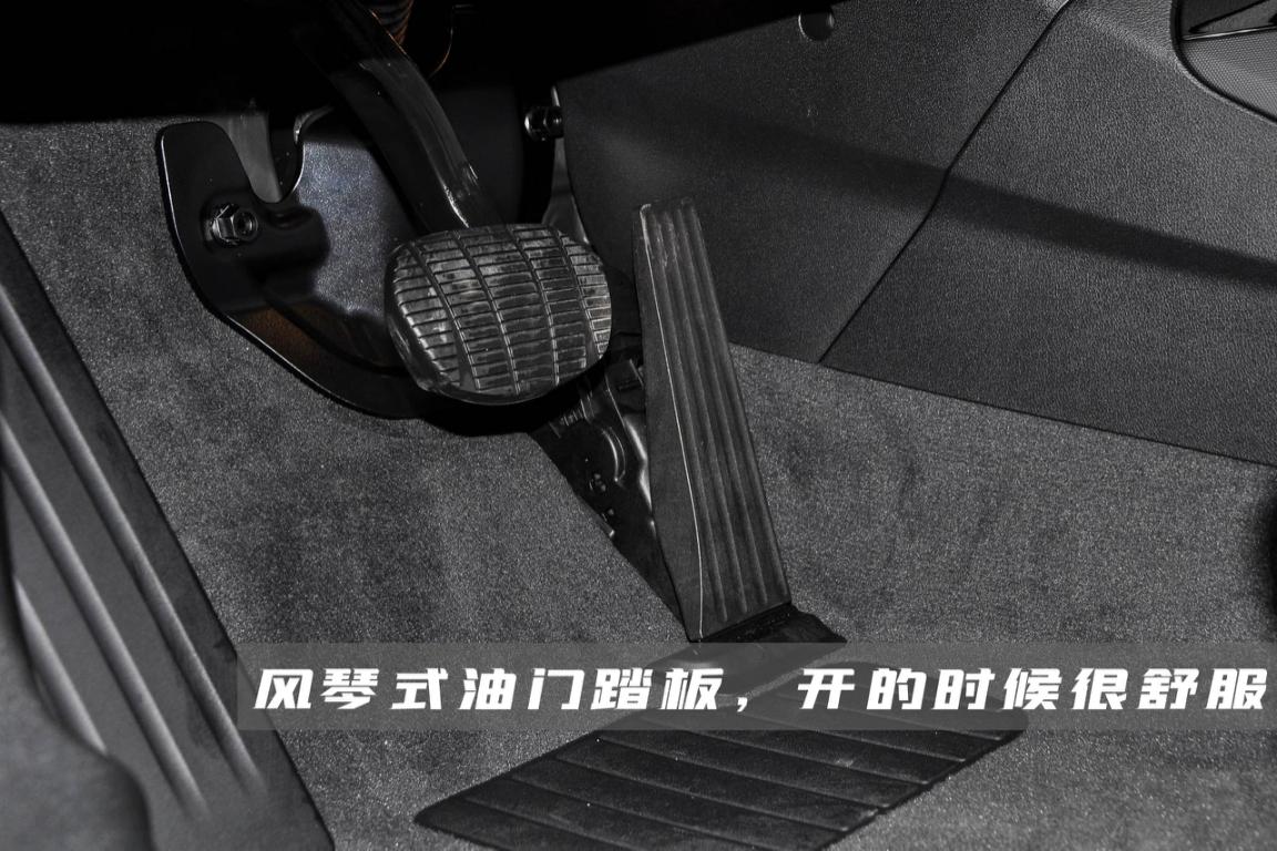 宝马2系：2021款变身四门，原装进口的前驱平台特供车