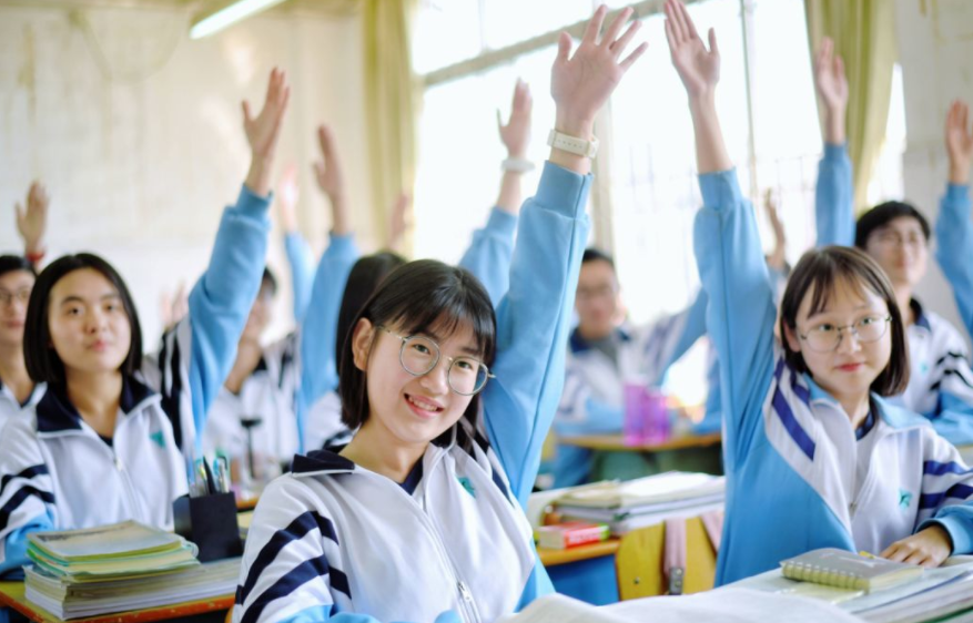 民办学校转为公办，老师可直接享有公办编制吗？教育部回应来了