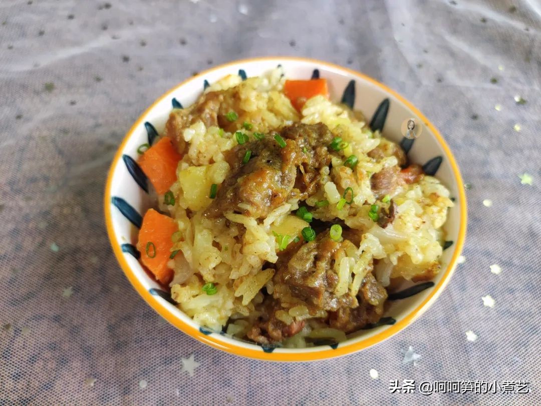 只要电饭煲就能做的咖喱饭，简单又好吃，快手还美味，适合新手党