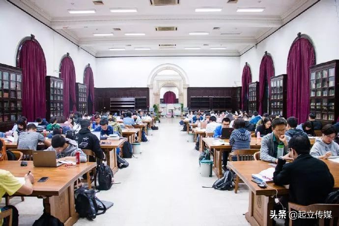 揭秘艺术生艰难高考路：寝室的大姐大，在农村室友床上泼了一桶水