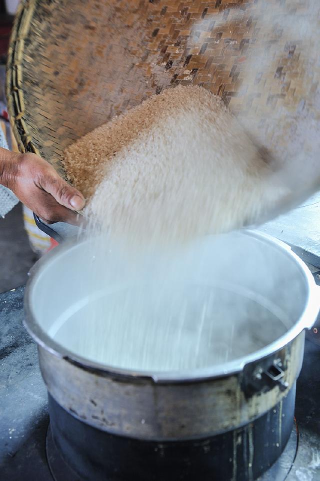 手抓饭是哪个民族的（手抓饭是哪个民族的特色食品）-第13张图片-科灵网